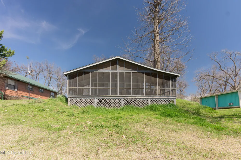 95 Nesting Site Vicksburg, MS 39183