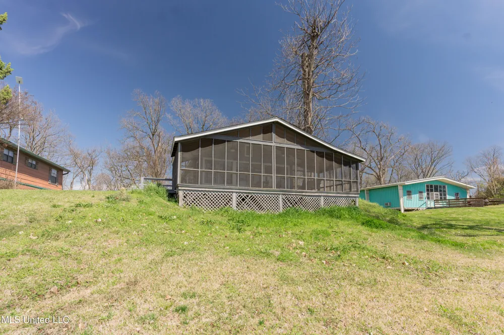 95 Nesting Site Vicksburg, MS 39183