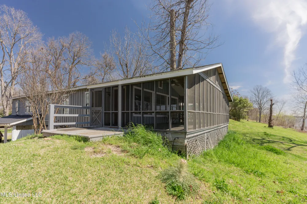 95 Nesting Site Vicksburg, MS 39183