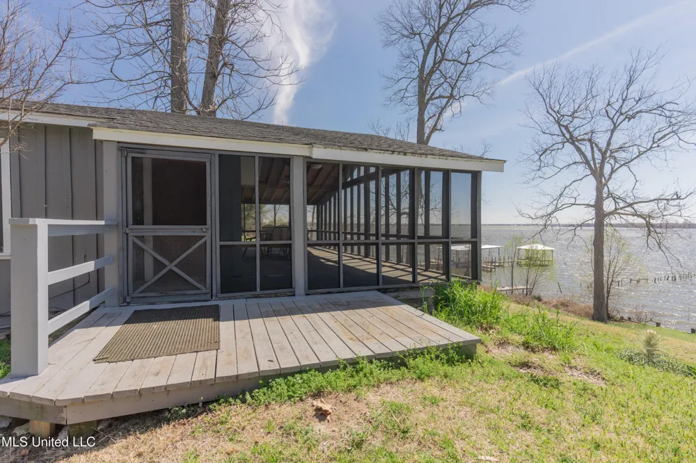 95 Nesting Site Vicksburg, MS 39183