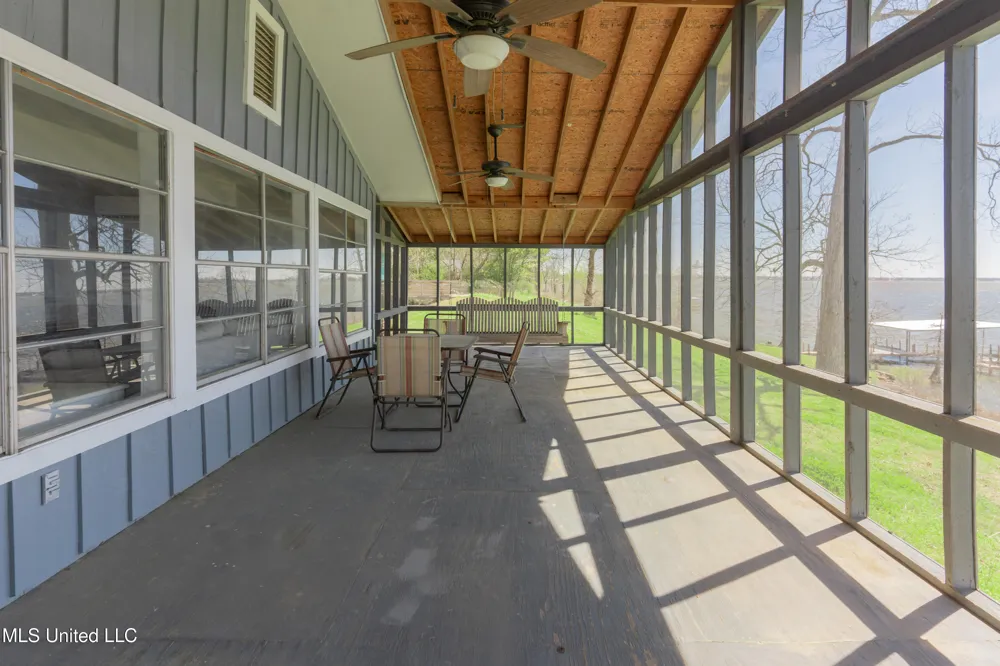 95 Nesting Site Vicksburg, MS 39183