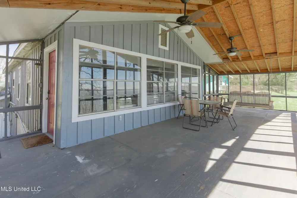 95 Nesting Site Vicksburg, MS 39183