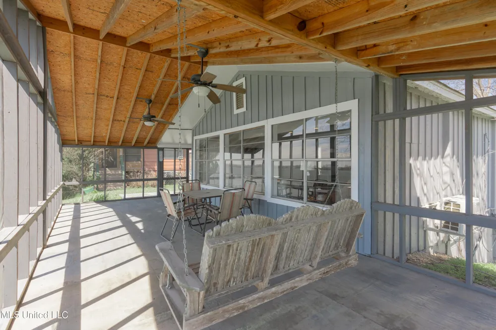 95 Nesting Site Vicksburg, MS 39183