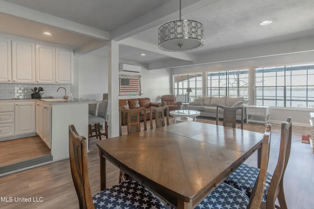 95 Nesting Site Vicksburg, MS 39183