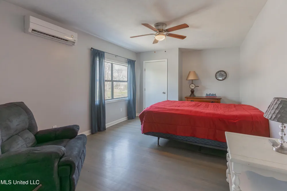 95 Nesting Site Vicksburg, MS 39183