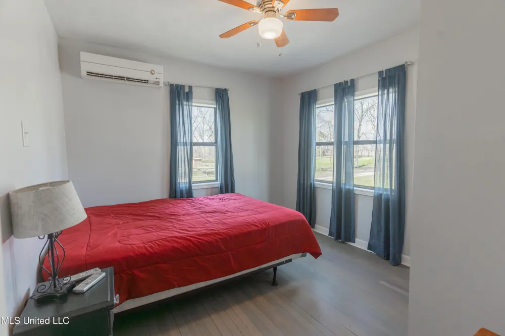 95 Nesting Site Vicksburg, MS 39183