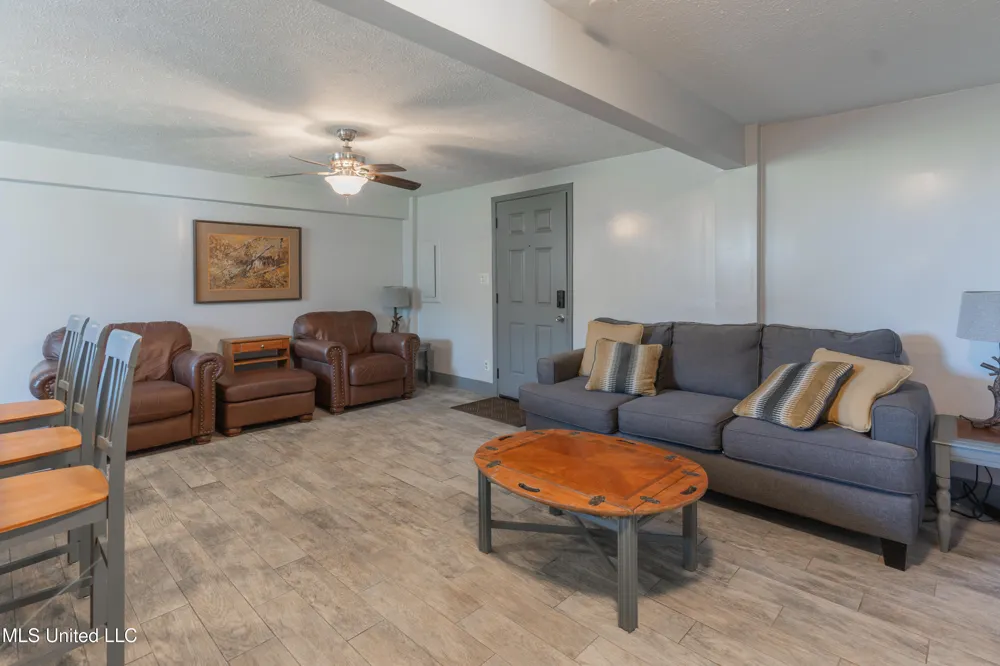 95 Nesting Site Vicksburg, MS 39183