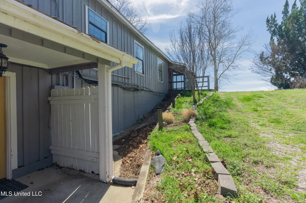 95 Nesting Site Vicksburg, MS 39183
