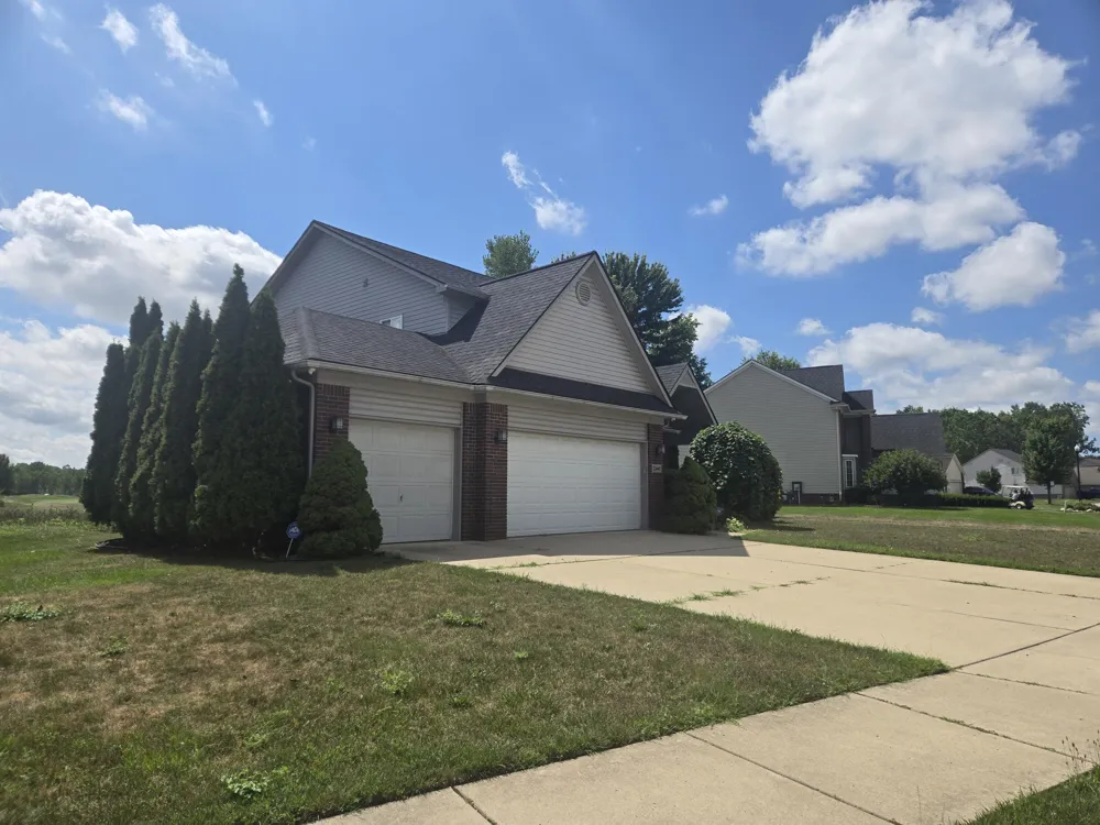 33445 Bay Hill Drive Romulus, MI 48174