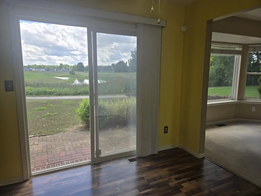 33445 Bay Hill Drive Romulus, MI 48174