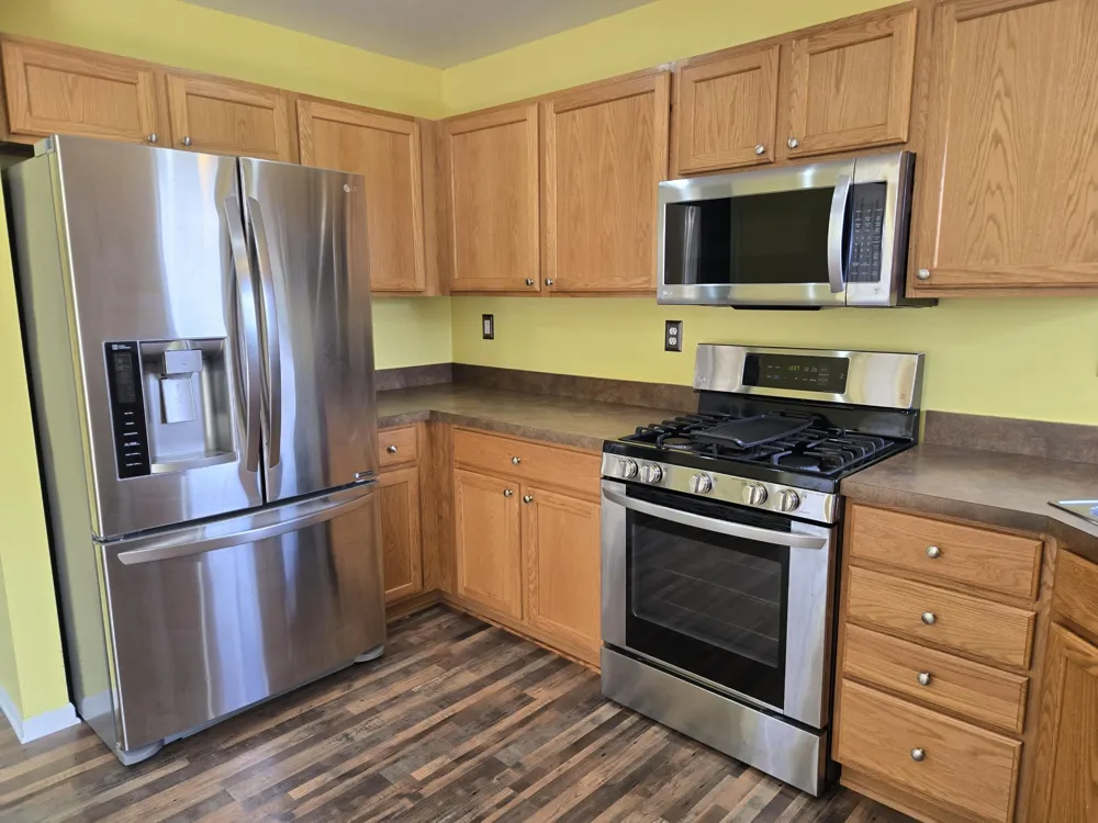 33445 Bay Hill Drive Romulus, MI 48174