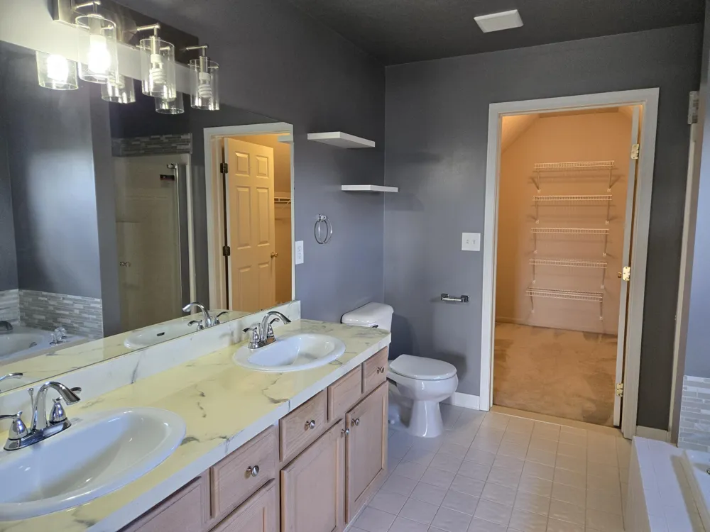 33445 Bay Hill Drive Romulus, MI 48174