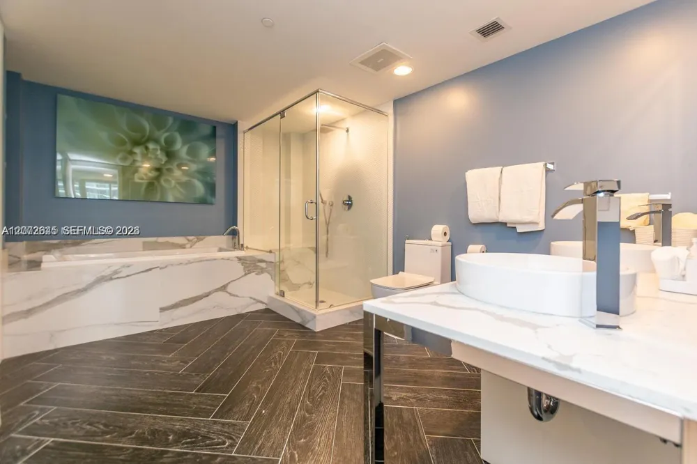 485 Brickell Ave #2302 Miami, FL 33131