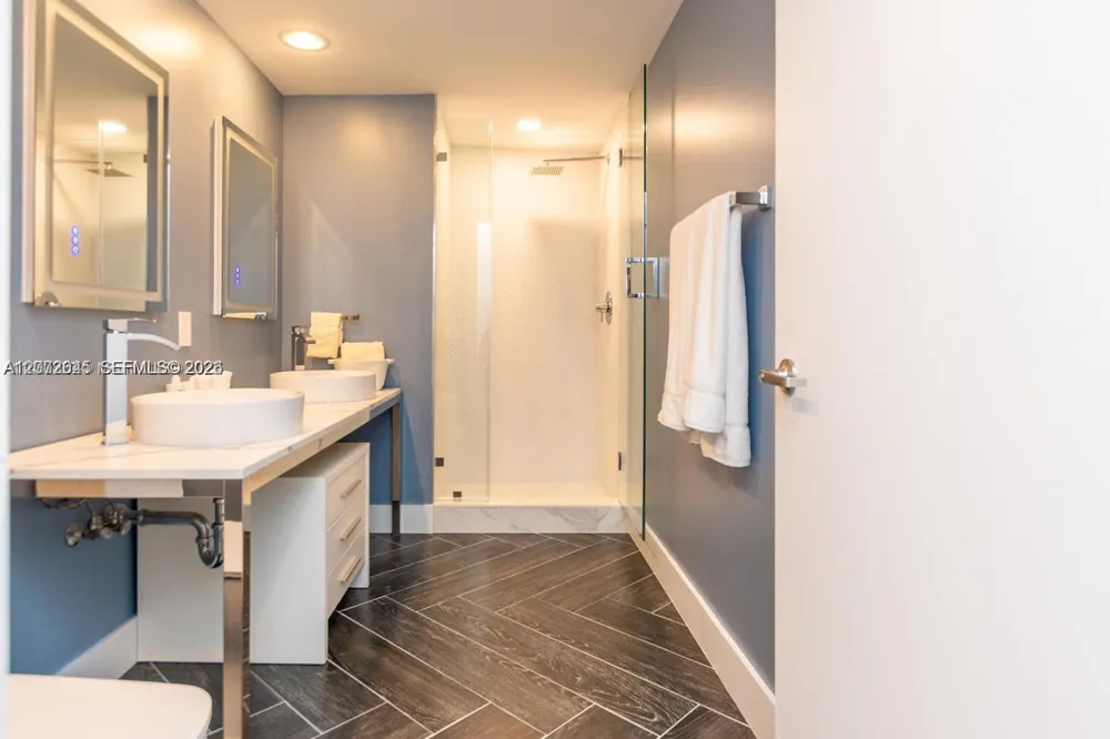 485 Brickell Ave #2302 Miami, FL 33131