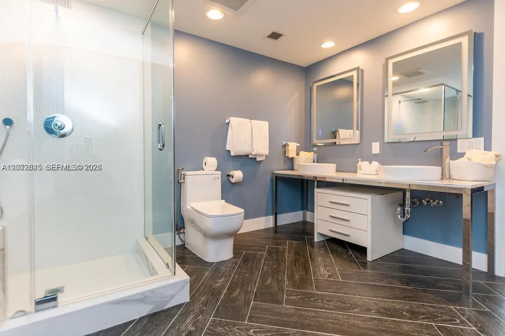 485 Brickell Ave #2302 Miami, FL 33131