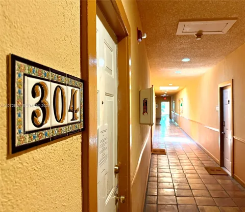 934 Michigan Ave #304