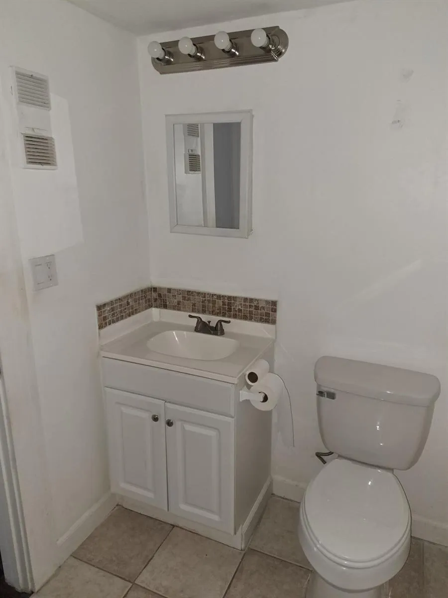 2701 RIVERSIDE DRIVE #105-B Coral Springs, FL 33065