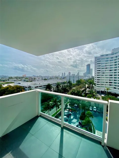 1200 West Ave #815
