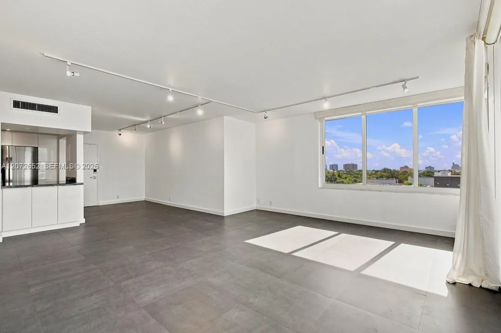 1200 West Ave #815 Miami Beach, FL 33139