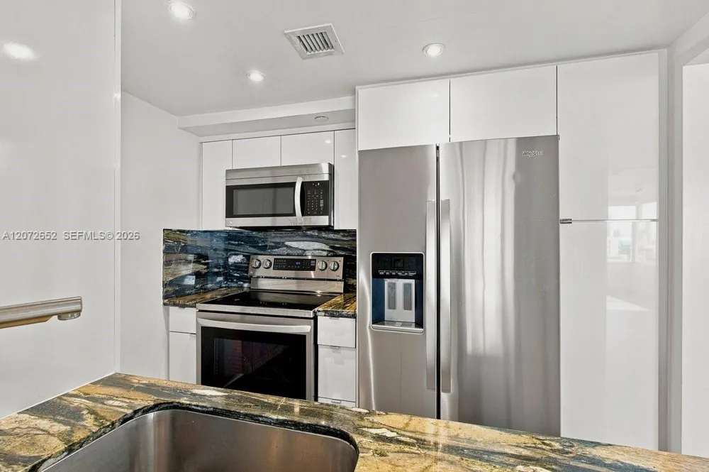 1200 West Ave #815 Miami Beach, FL 33139