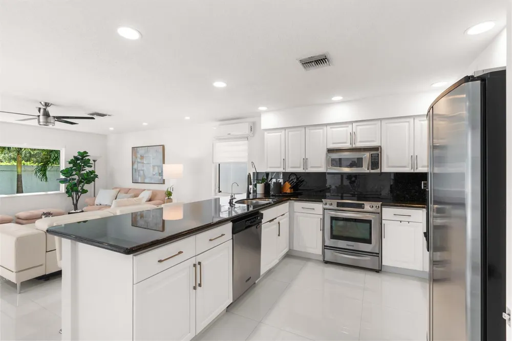 23246 L'Ermitage Circle Boca Raton, FL 33433