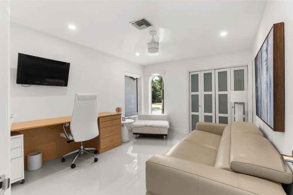 23246 L'Ermitage Circle Boca Raton, FL 33433