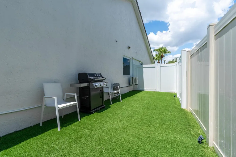 23246 L'Ermitage Circle Boca Raton, FL 33433