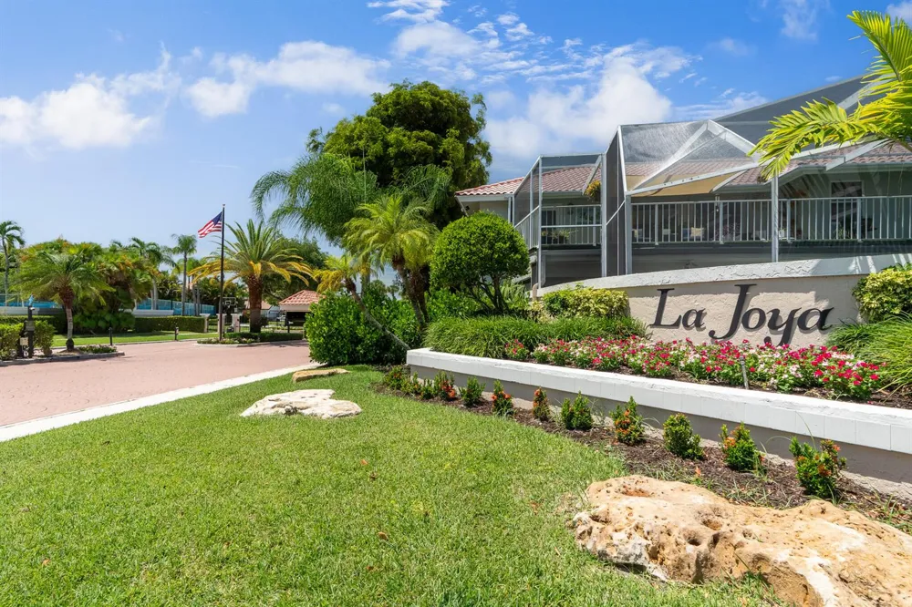23246 L'Ermitage Circle Boca Raton, FL 33433
