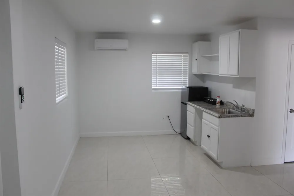 4434 VENUS AVENUE #c West Palm Beach, FL 33406