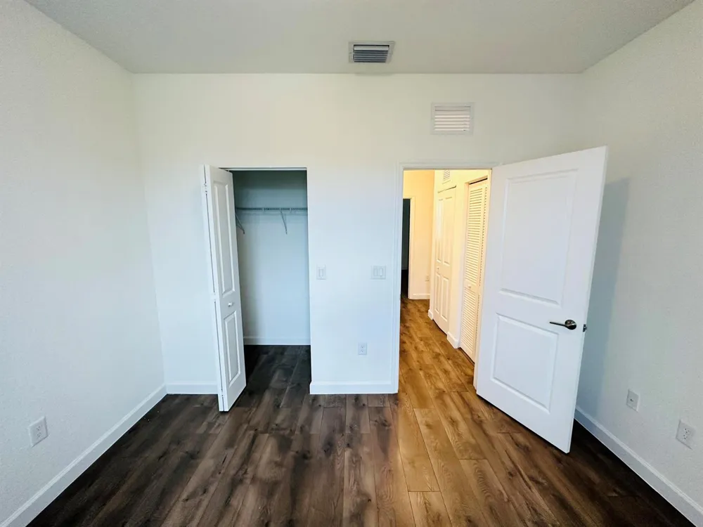 346 NE 208TH TERRACE Miami, FL 33179