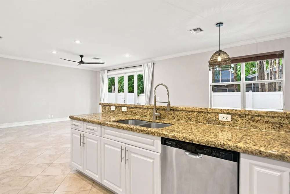 3434 NE 13TH AVENUE Oakland Park, FL 33334