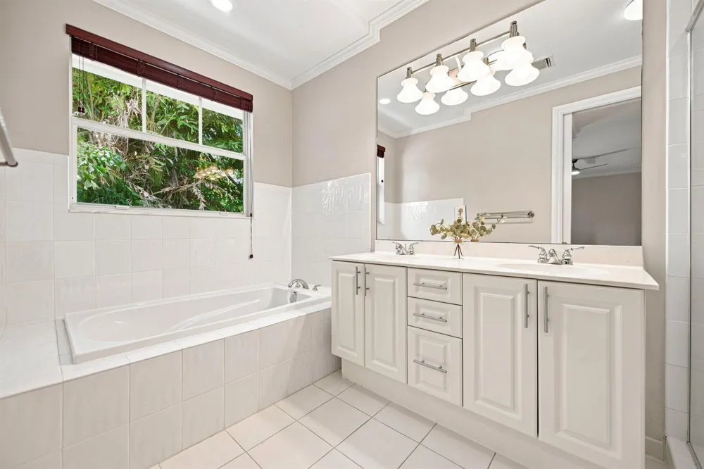 3434 NE 13TH AVENUE Oakland Park, FL 33334