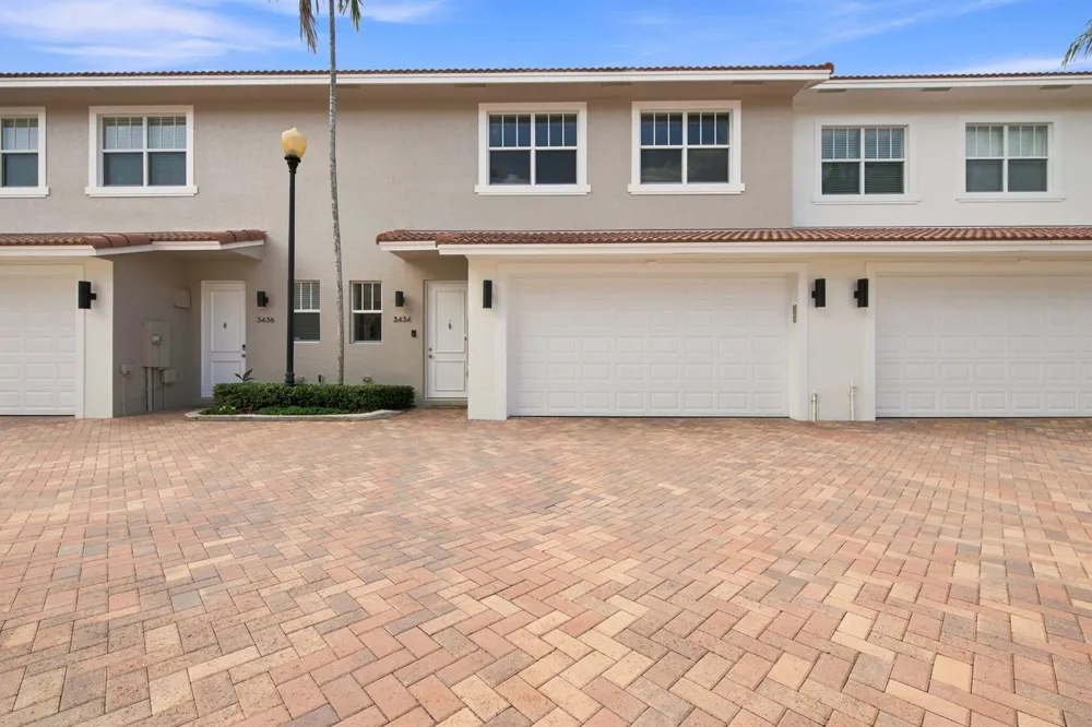 3434 NE 13TH AVENUE Oakland Park, FL 33334