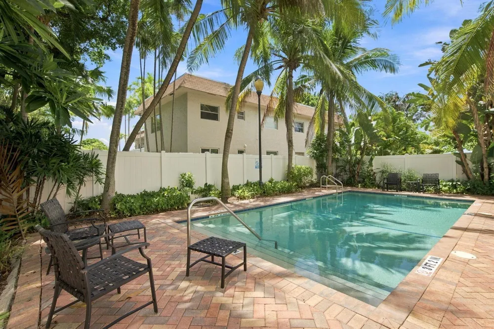 3434 NE 13TH AVENUE Oakland Park, FL 33334