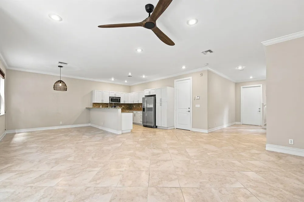 3434 NE 13TH AVENUE Oakland Park, FL 33334