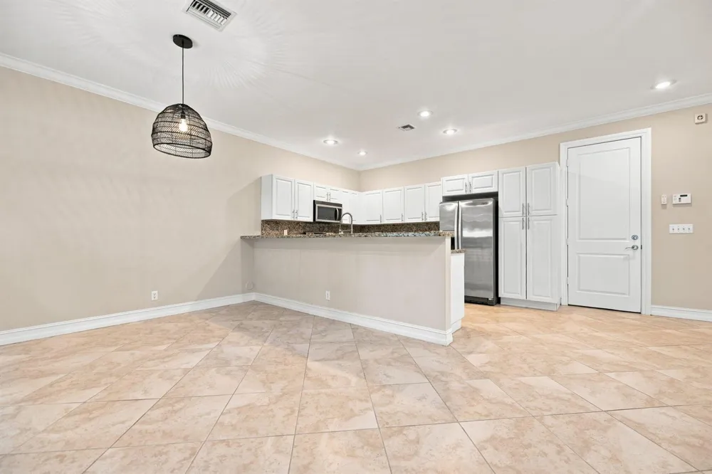 3434 NE 13TH AVENUE Oakland Park, FL 33334