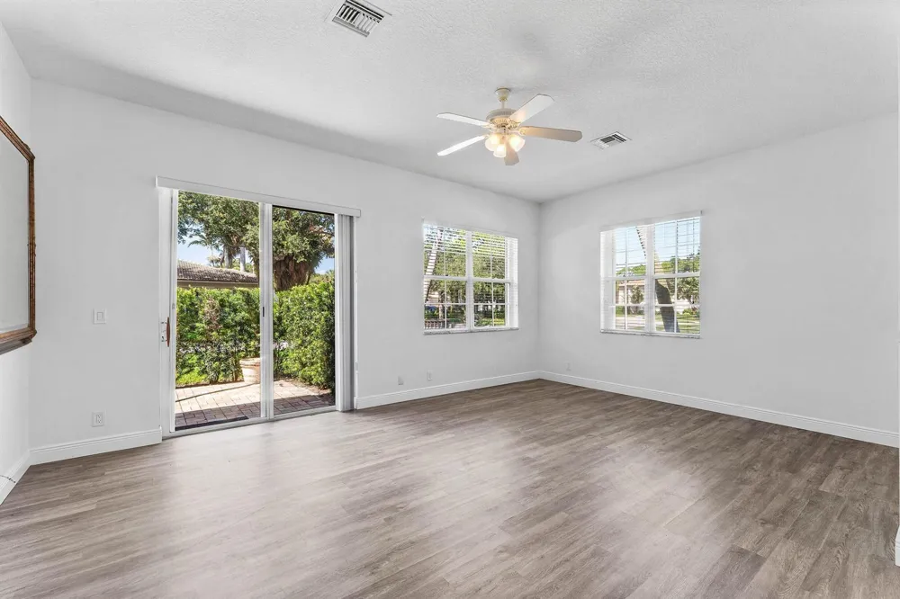 542 TOMAHAWK COURT Palm Beach Gardens, FL 33410