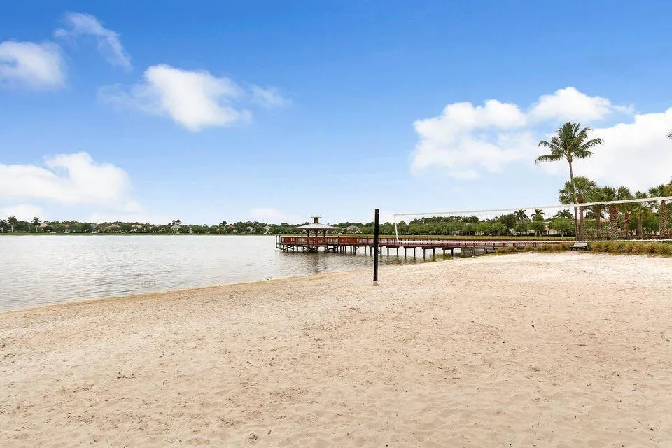 542 TOMAHAWK COURT Palm Beach Gardens, FL 33410