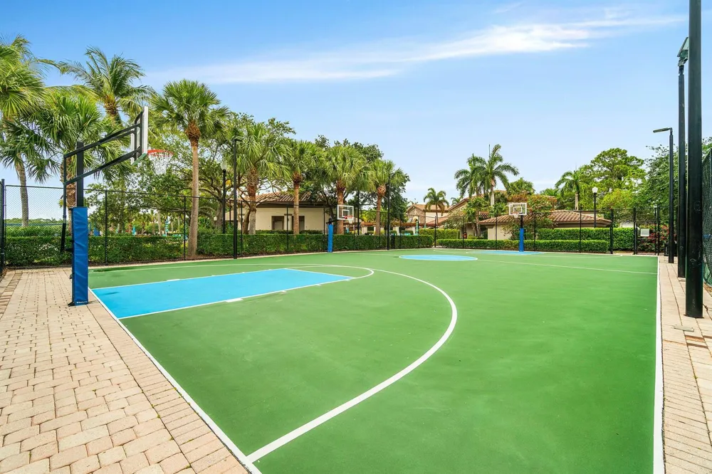 542 TOMAHAWK COURT Palm Beach Gardens, FL 33410