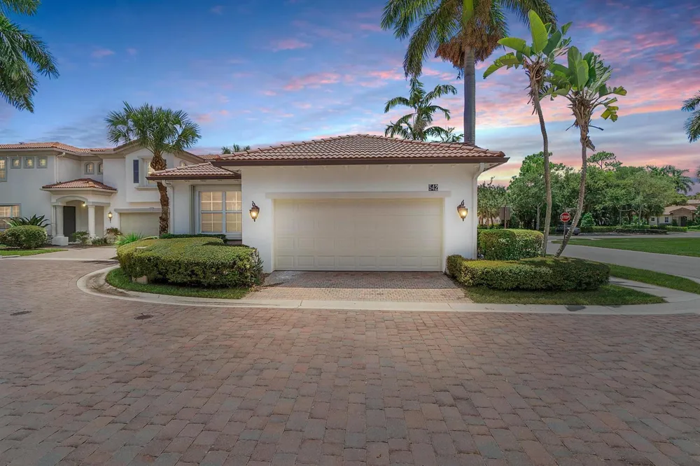 542 TOMAHAWK COURT Palm Beach Gardens, FL 33410