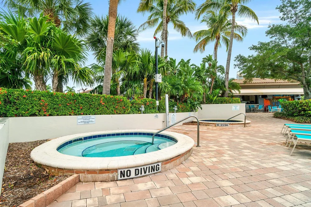 542 TOMAHAWK COURT Palm Beach Gardens, FL 33410
