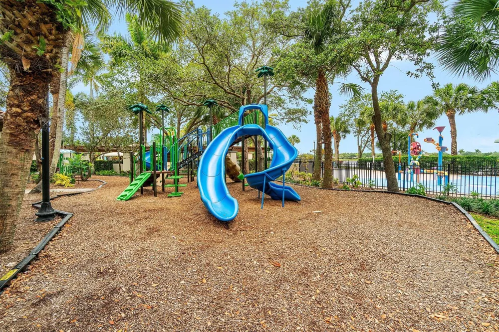 542 TOMAHAWK COURT Palm Beach Gardens, FL 33410