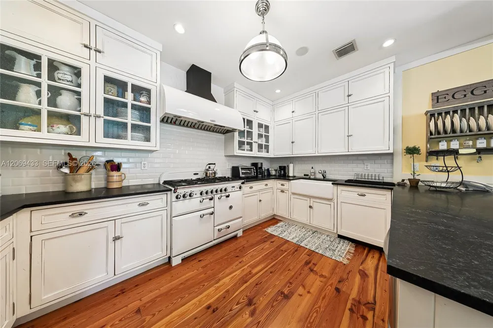 180 Ocean Blvd Golden Beach, FL 33160