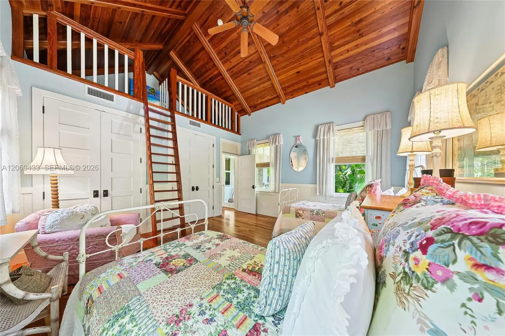 180 Ocean Blvd Golden Beach, FL 33160