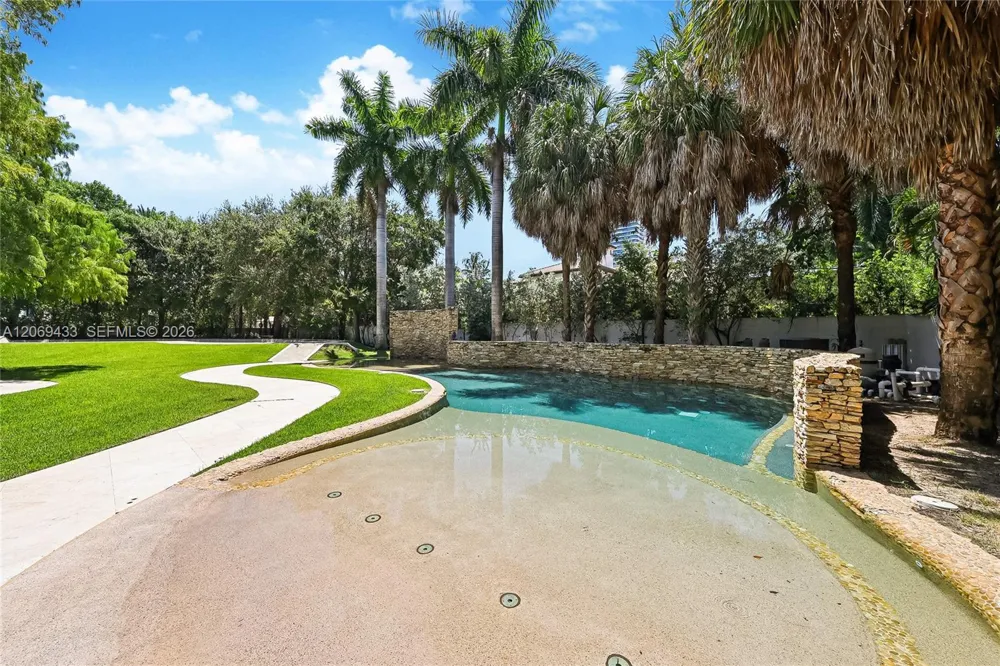 180 Ocean Blvd Golden Beach, FL 33160