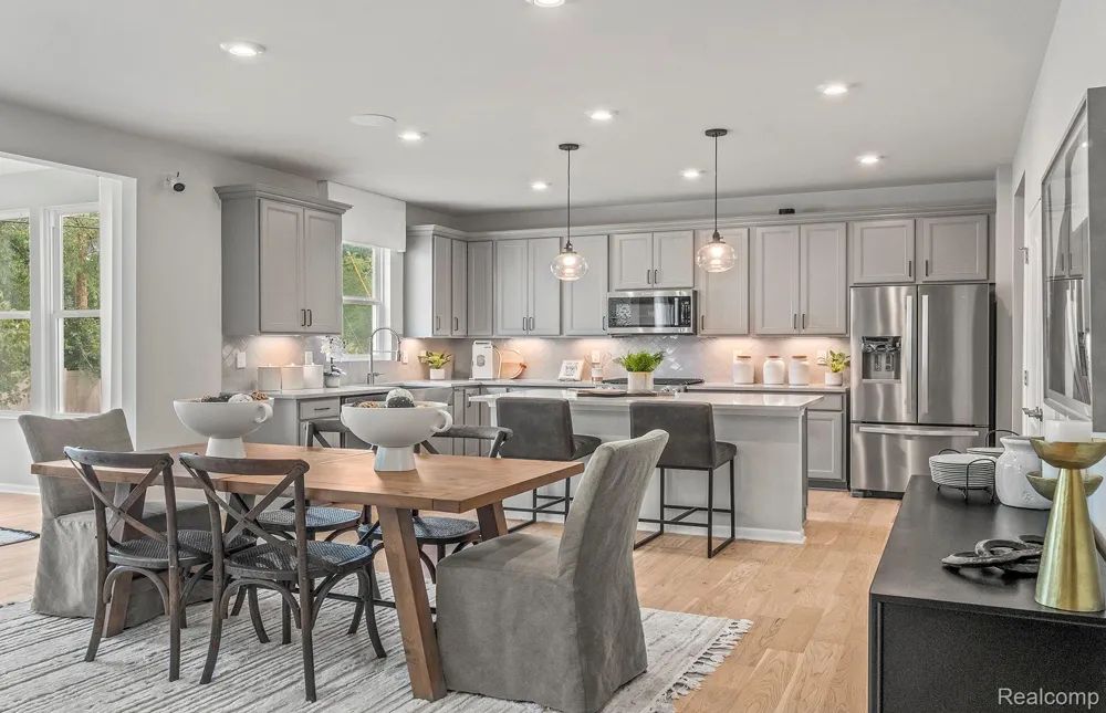 635 Gretchen Lane Saline City, MI 48176