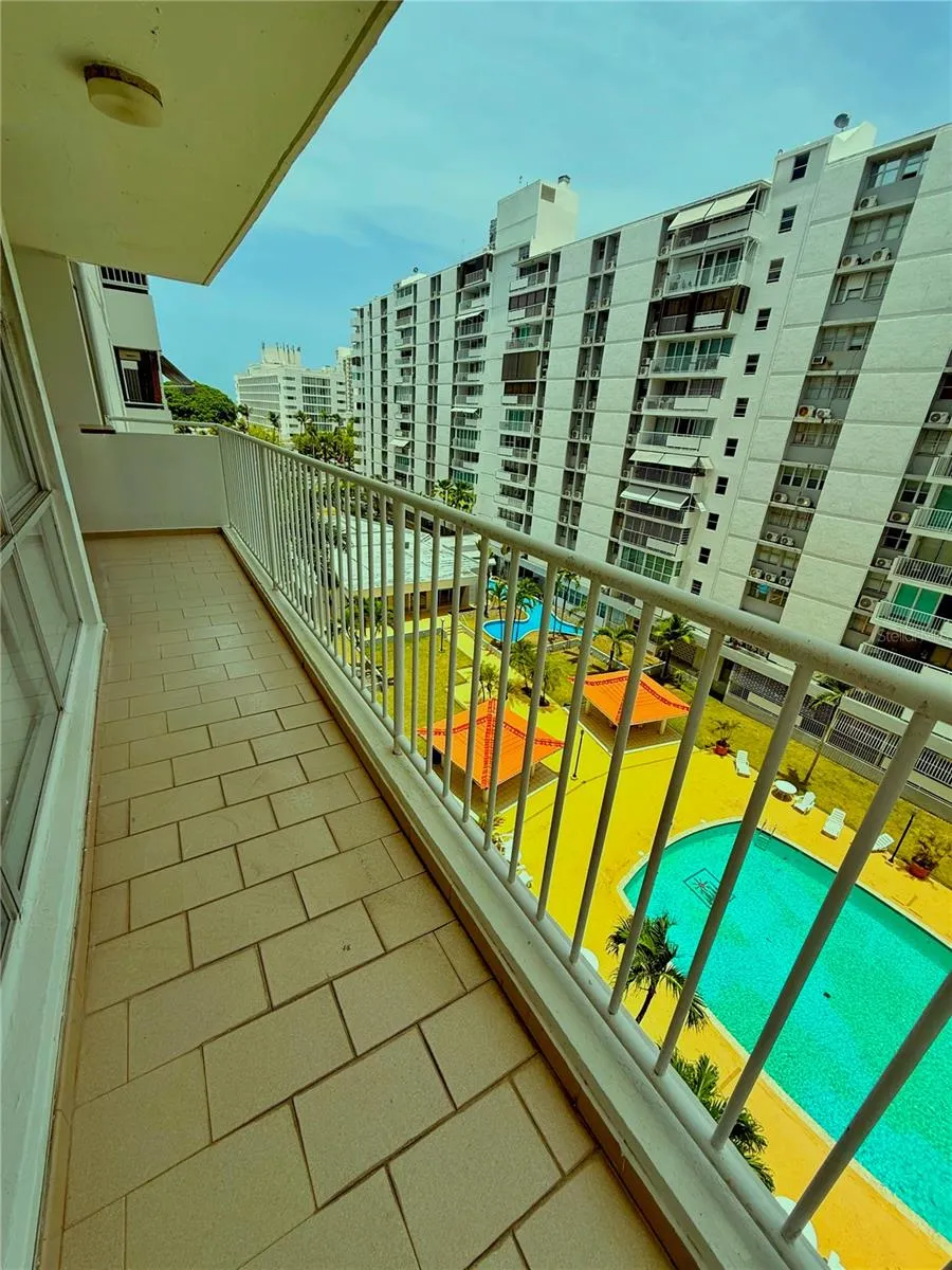 6400 ISLA VERDE AVENUE #6 J Carolina, PR 00979