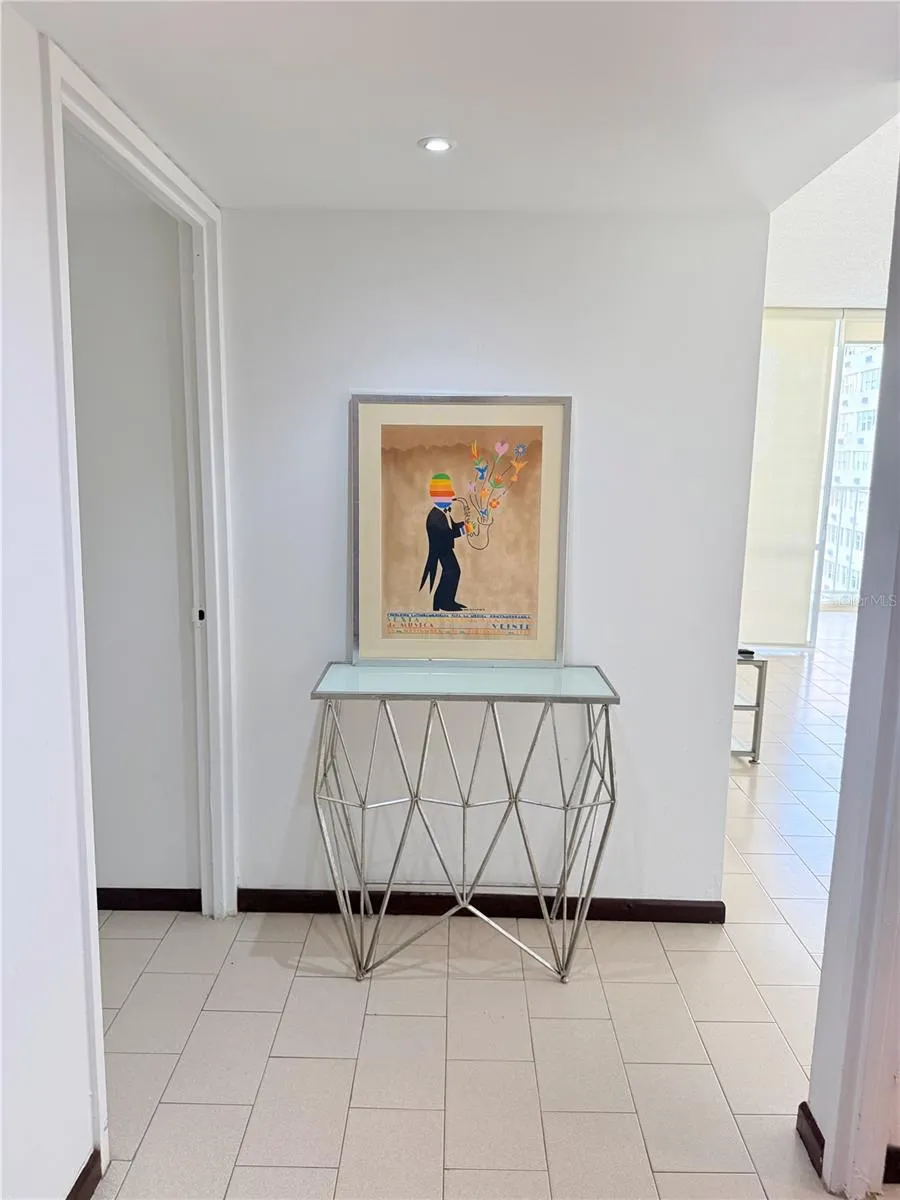 6400 ISLA VERDE AVENUE #6 J Carolina, PR 00979