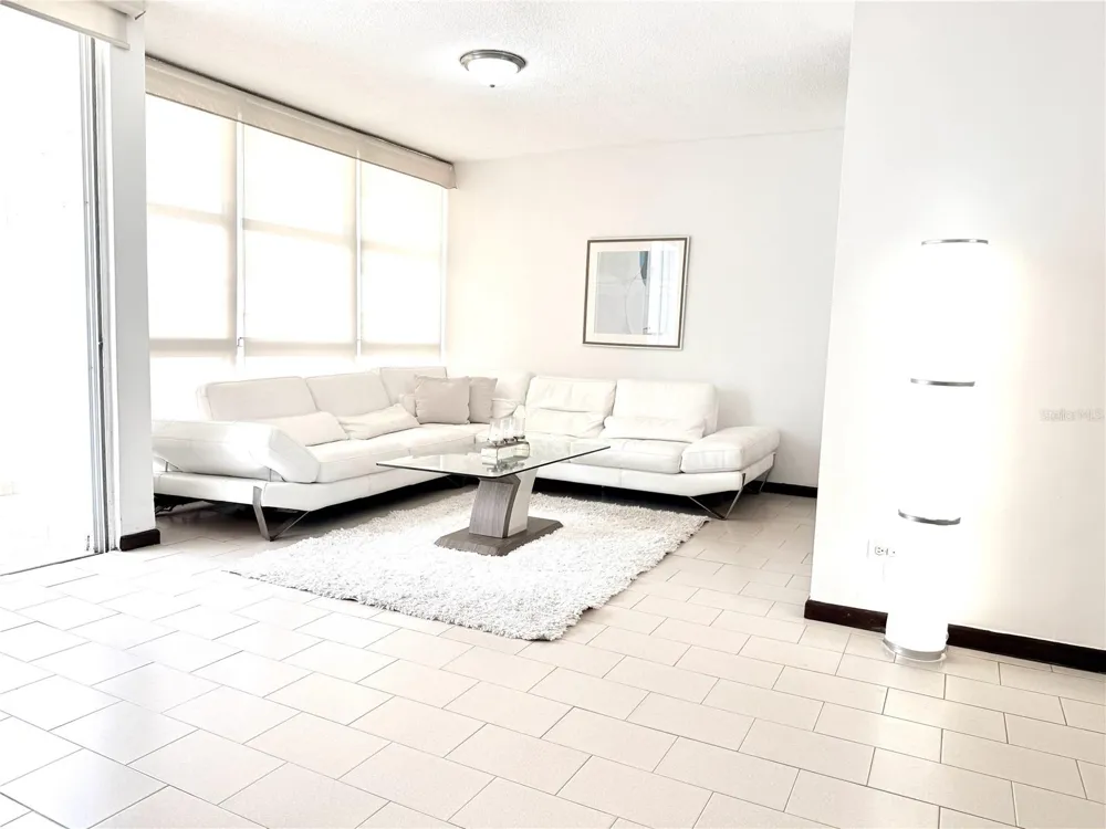 6400 ISLA VERDE AVENUE #6 J Carolina, PR 00979