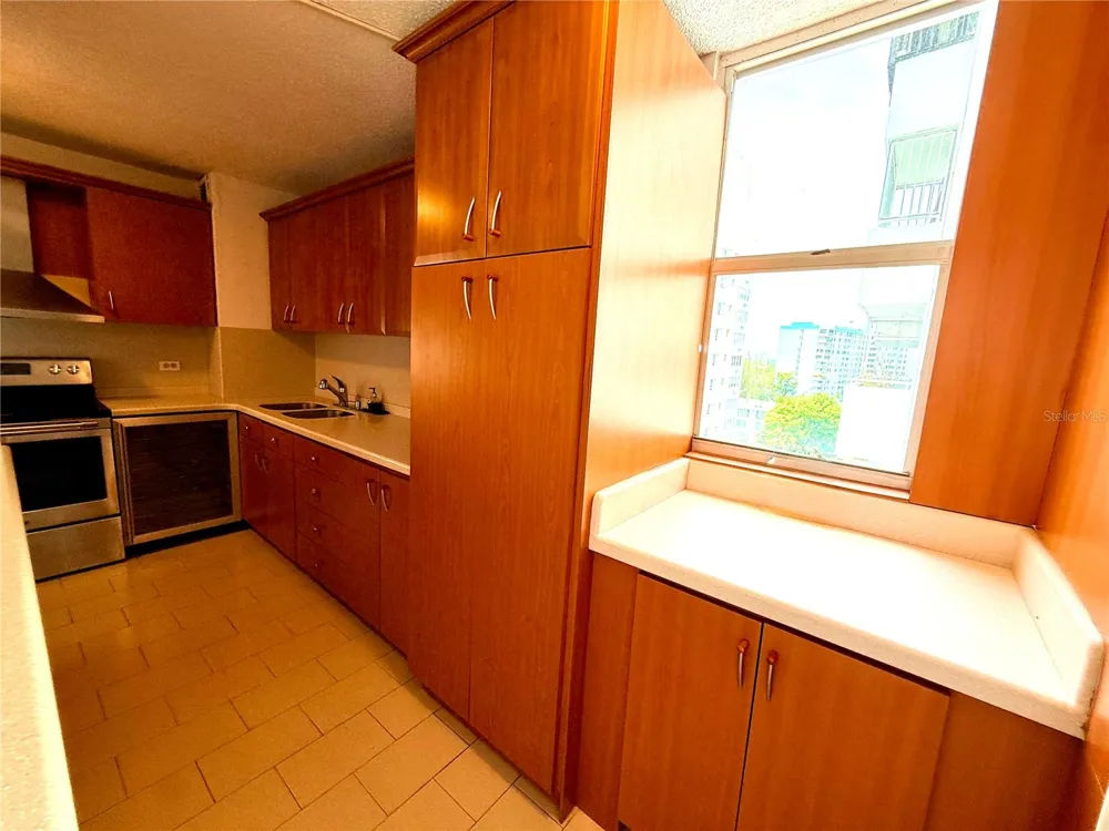 6400 ISLA VERDE AVENUE #6 J Carolina, PR 00979
